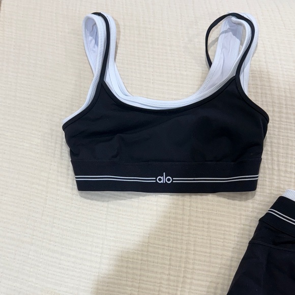 ALO Yoga Black and White Activewear Set - Picture 9 of 9